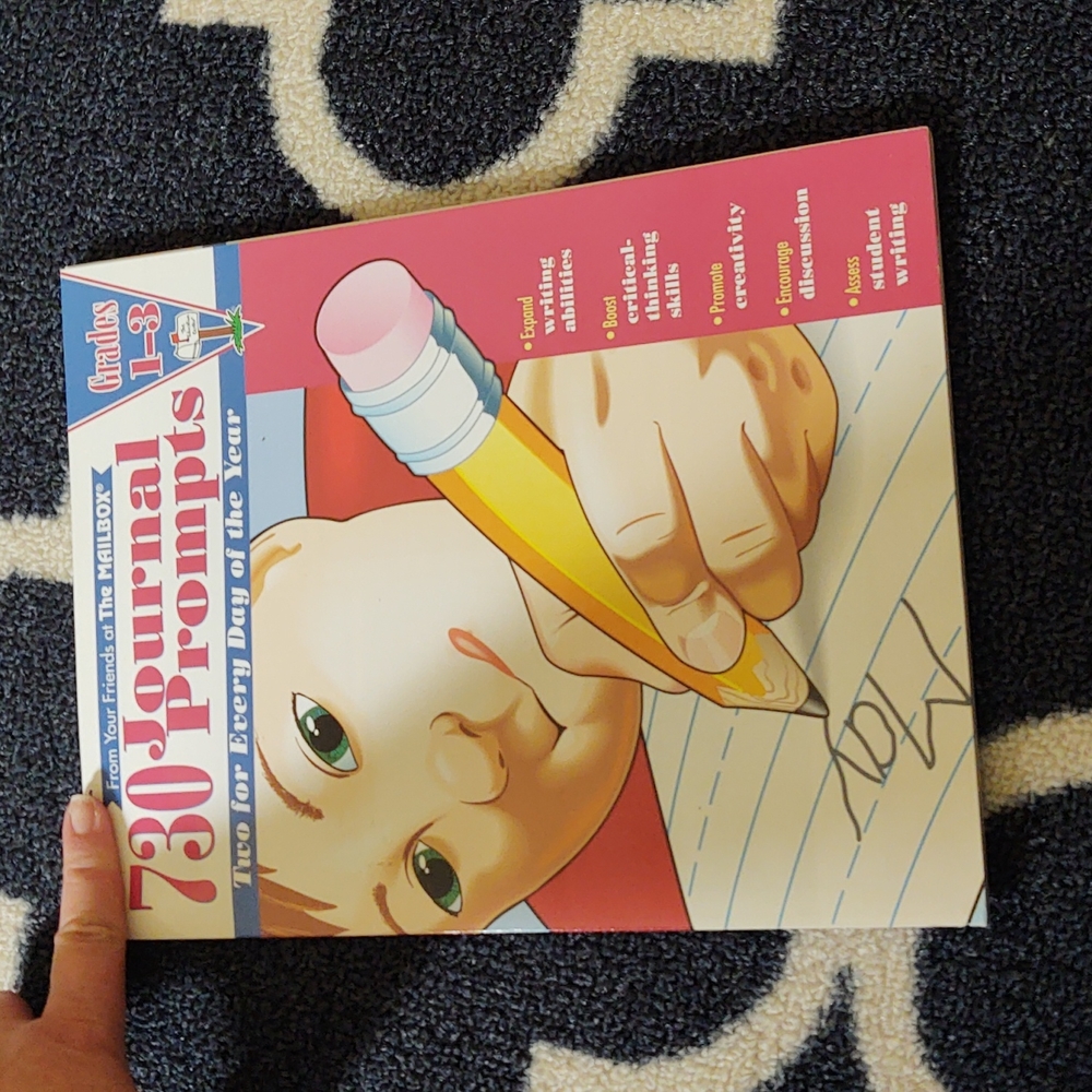 The Mailbox - 730 Journal Prompts Vintage Book - GUC